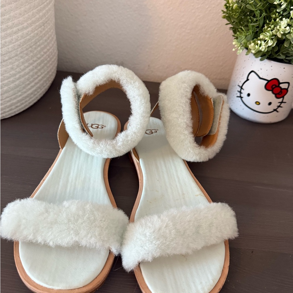 UGG Cream Fuzzy Sandals mint 7